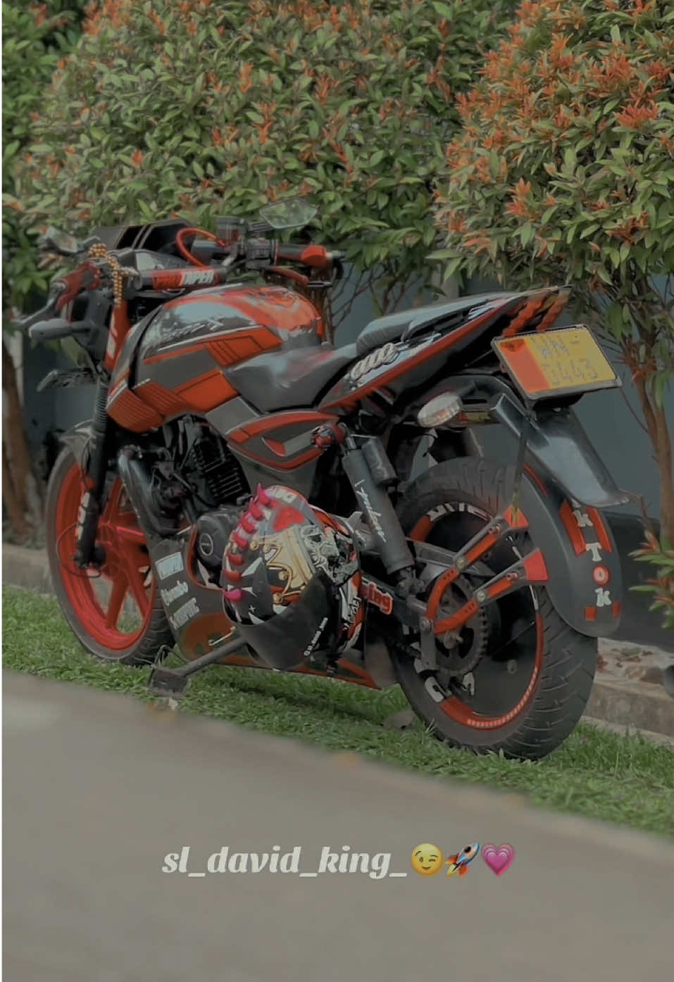 එයා 🥹💗🚀#CapCut #Biscoitocut #viral #viralvideo #ජාඇල_අපි #fyp #foryoupage #bike #විසේකාරයා #money #david #modifybike #pulsar180 #pulsar #tending #trending #trendingsong #trendingtiktok 
