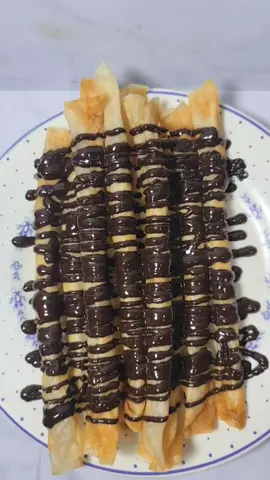 #idemasakan #resepsimple #viralvideo #cemilanviral #lumpia #kejuaroma #coklatkeju #lumer #fyppppppppppppppppppppppp #fyp #reseptiktok 