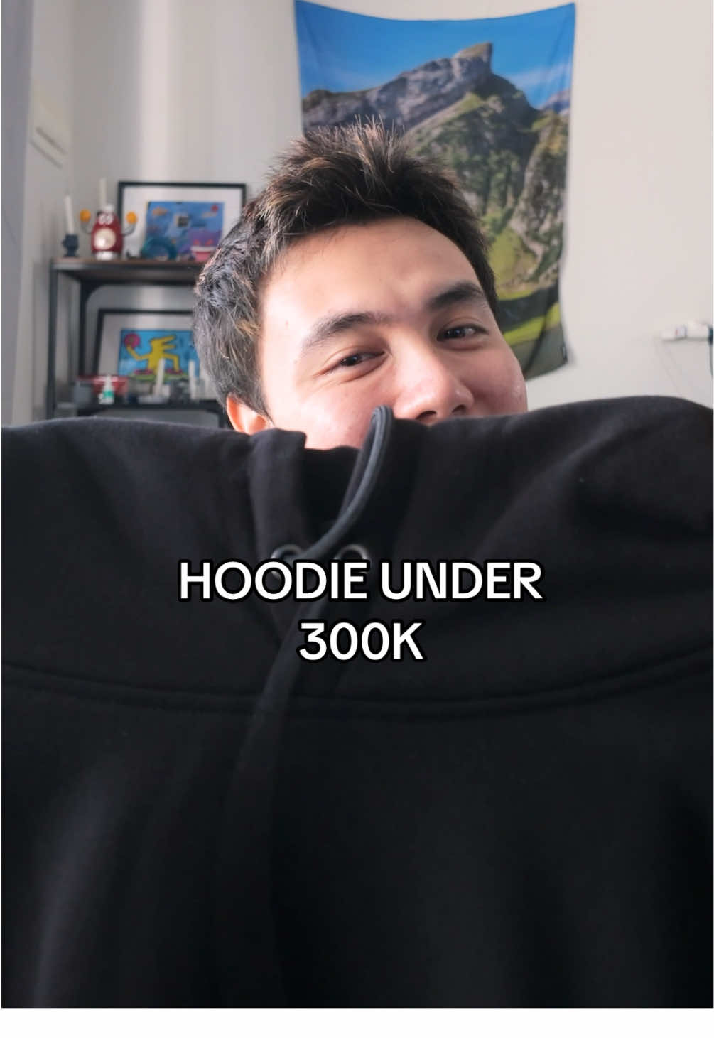 Menurut kalian gimana buat hoodie local brand kali ini? Worth it atau nggak?? 🤷🏼‍♂️🤷🏼‍♂️ #review #localbrand #menfashion #brandlokal #fyp 