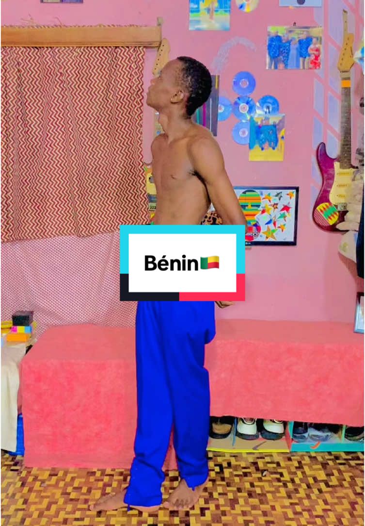 Le Bénin🇧🇯est un pays francophone d'Afrique de l’Ouest. Il est le berceau de la religion vaudou, mais aussi le territoire de l'ancien Royaume de Dahomey (environ 1600-1900). À Abomey, ancienne capitale de Dahomey, le musée historique occupe deux palais royaux ornés de bas-reliefs retraçant l'histoire du royaume et d'un trône monté sur des crânes humains. Au nord, le parc national de Pendjari propose des safaris à la découverte des éléphants, des hippopotames et des lions🫂Next Country?🥰🫂🇹🇬🇧🇯 . . #Kponotobevi #Mivaplenoushop #transition #transformation #outfittransition #outfittransformation #outfitideas #outfitinspo #fashiontiktok #chemisestylée #chemiseoversize #viral #fyp #foryou #flag #tiktokdumonde🌍🌎🌏 #trading #independenceday #tiktok #capcut #colorcombo #colorcustomizer #africa #africantiktok #benintiktok🇧🇯 #benin🇧🇯 