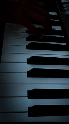 i hope whenever you see a piano,you think of me-bersama bintang 🍁🍂😑#nttpride🏝🔥 #manggarai_flores_ntt #keyboardcover #floresta #piano #fypage 