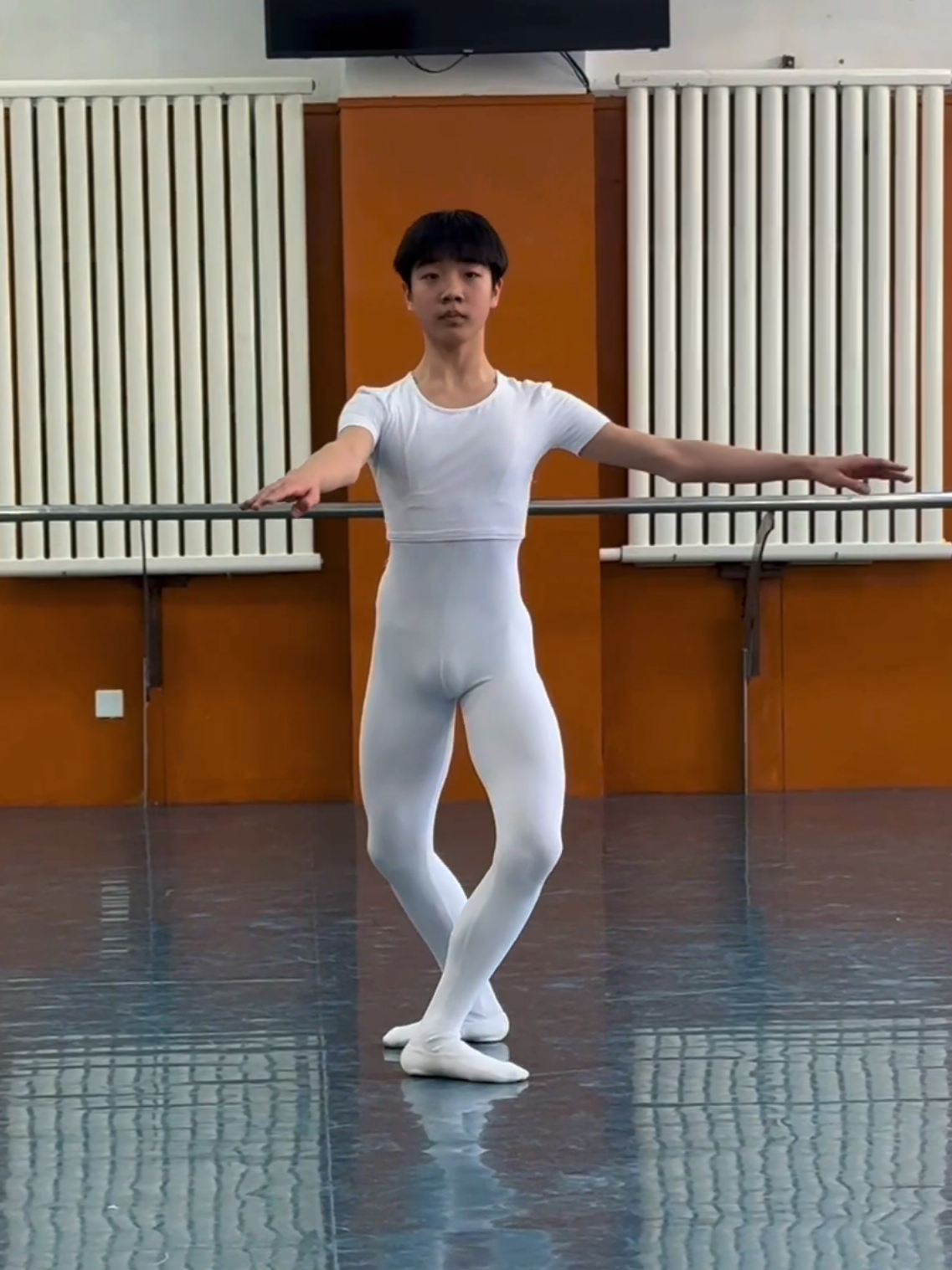 Chinese Ballet Boy #balletdancer #dance #maleballetdancer #balletboy #danseur #ballerino #maleballet #ballet #tights #masterclass 