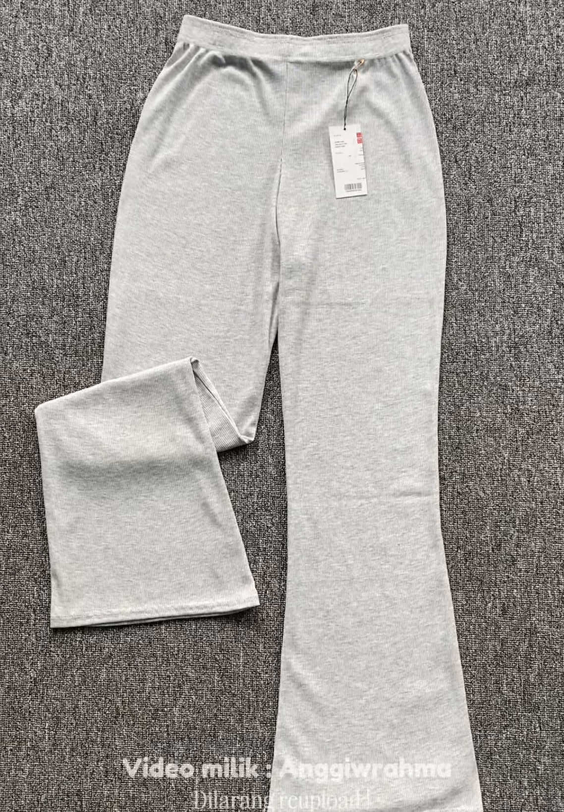 Warna tiramisu gakalah cantik🤍🫶🏻 #cutbray #cutbraywanita #cutbraykekinian #cutbrayjumbo #cutbraypants #cutbrayknit #flarepants #flaredpants #flarepantsoutfit 