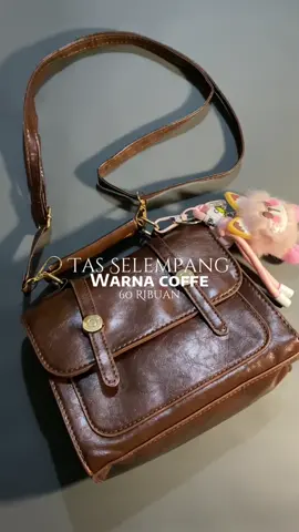 Tas selempang wanita warna coffe #tas #OOTD #tasselempang 
