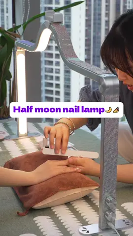 I’ve been wanting this lamp for the longest!#naillamp #naildesk #nailtech #nailmusthave #blingnails 