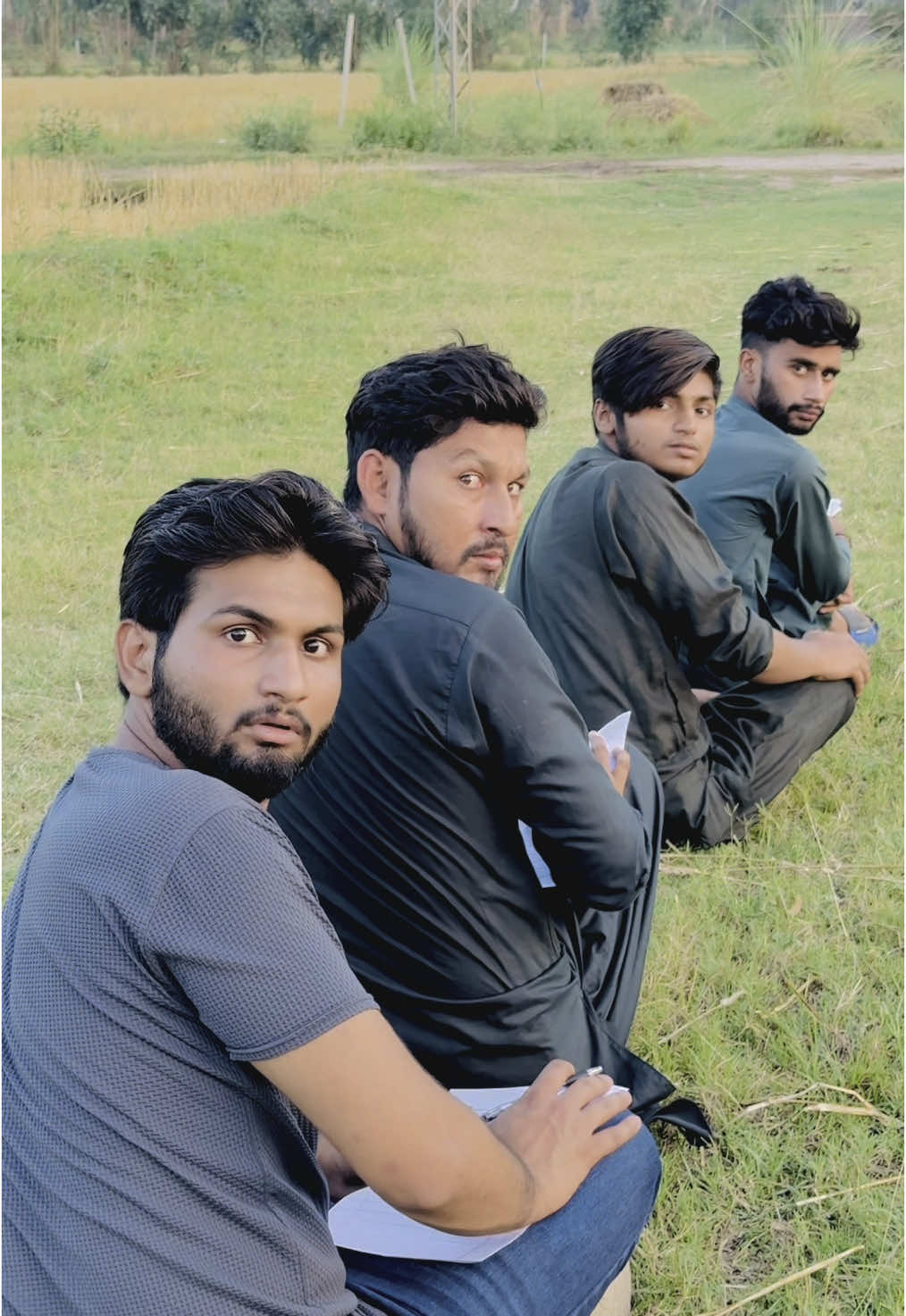 Ham bhi kisi sy kam nhi🤣 #funny #viral #shorts #trending #phuki #laadi #mostliked #bestoftheday #faizan #phukiteam 