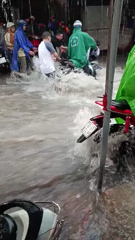 người buồn trời cũng vui đâu bao giờ 😭