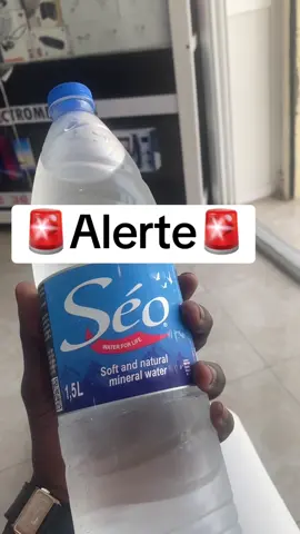 🚨#Alerte 🚨 Séo Sénégal Habituellement, j’achetais une autre marque de bouteille d’eau. Mais en entrant dans une boutique située juste après Al Mahdi, en allant vers la Brioche Dorée Maristes 2, le boutiquier m’a assuré avec confiance que cette bouteille coûtait 400 FCFA, alors que je pensais qu’elle valait 200 FCFA. Comme je l’avais déjà prise, je n’ai pas pu la rendre. Si cette hausse est injustifiée, je suis prêt à vous indiquer la boutique pour que des mesures soient prises contre ce commerçant. Mais si c’est bien le prix réel, alors il serait utile de relancer une campagne de communication claire avec les prix officiels. Les temps sont durs, et 200 FCFA représentent beaucoup pour certains. Merci de faire le nécessaire.