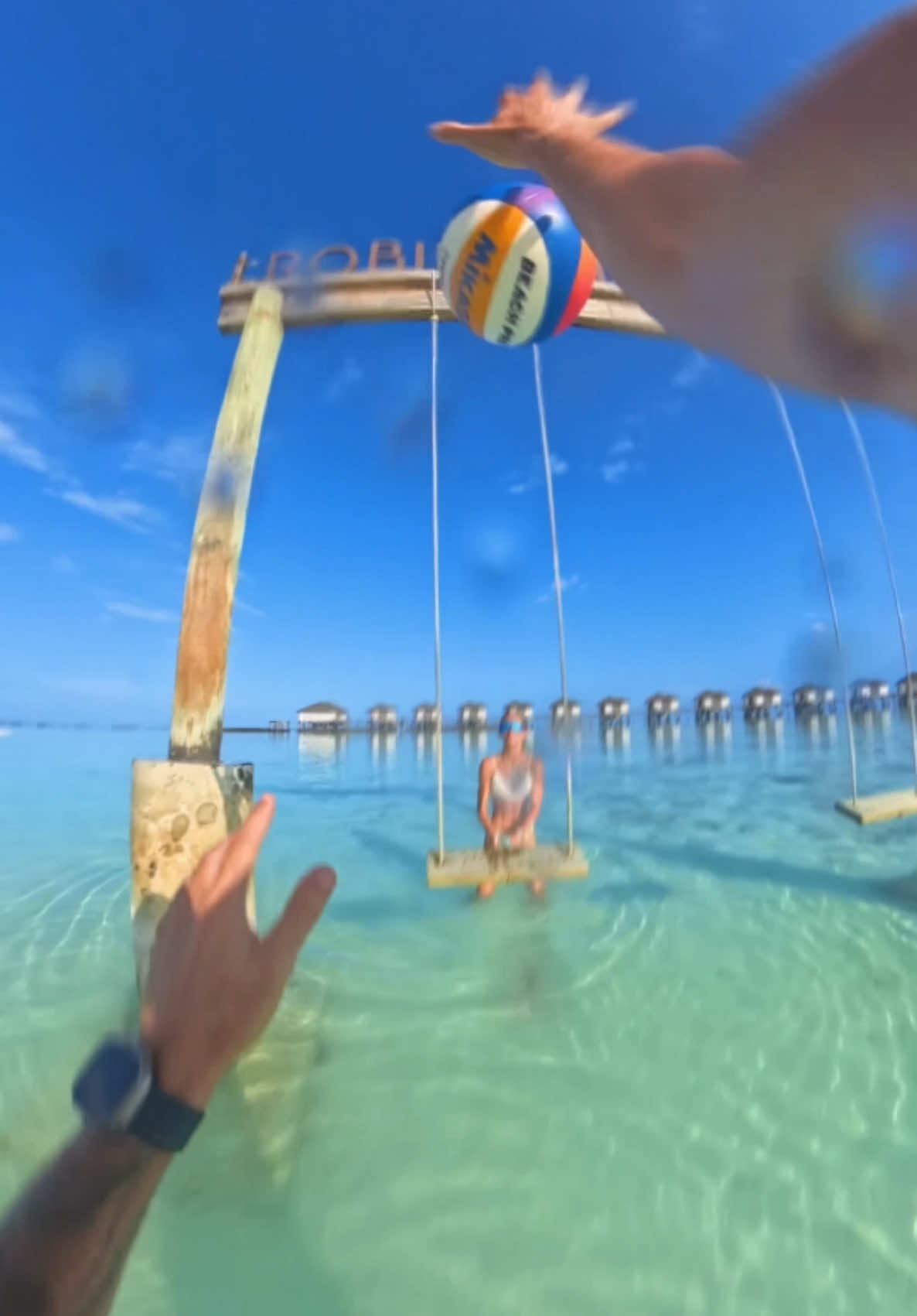Morning Maldives Pepper 🏐🙏🏼🤙🏼 #beachvolley #beachvolleyball #volleyball #lifesabeachcamps #volei #voleibol #voleybol #voleidepraia #plajvoleybolu #robinsonclub #robinsonnoonu #maldives #asmr #asmrvideos  #asia #insta360  #pov  @insta360_official 