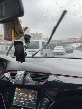 #kesfet #araba #arabavideoları #yagmur #story #storylikvideolar📌 #istanbul 