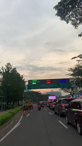 punya kenangan apa kalian di bsd #bsd #bsdcity #mangu #tangsel #tangsellife #4u #foryou #fypage #senja #story #trend #fyp #fypage #mentahanvideo 