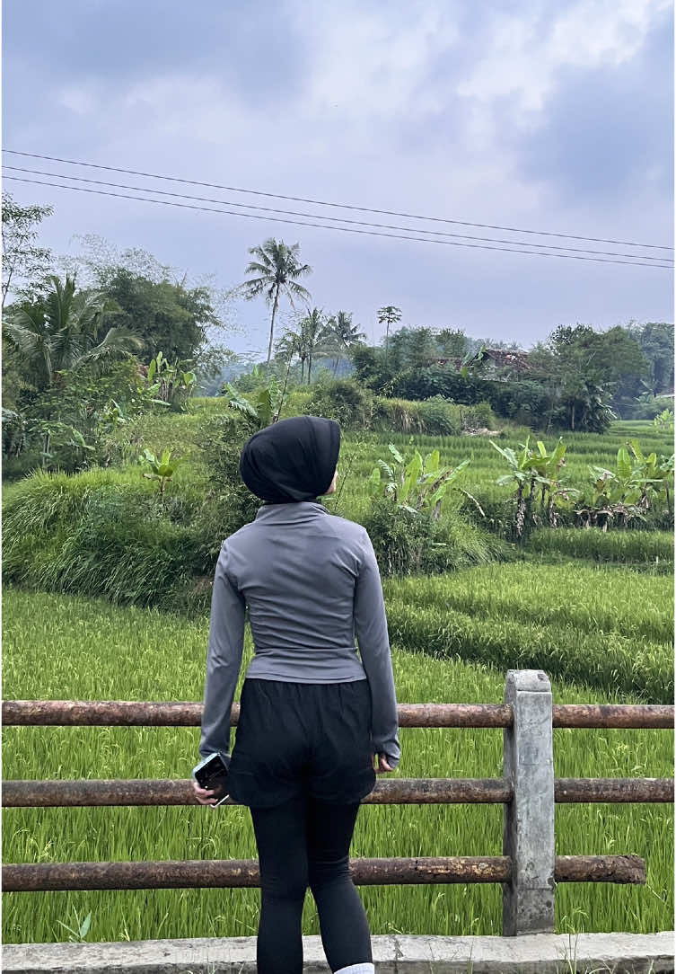 ini foto abis selesai lari ya🙂 #binsik #Running #binsikcewe #xybca #fypage #binsikbareng #run 