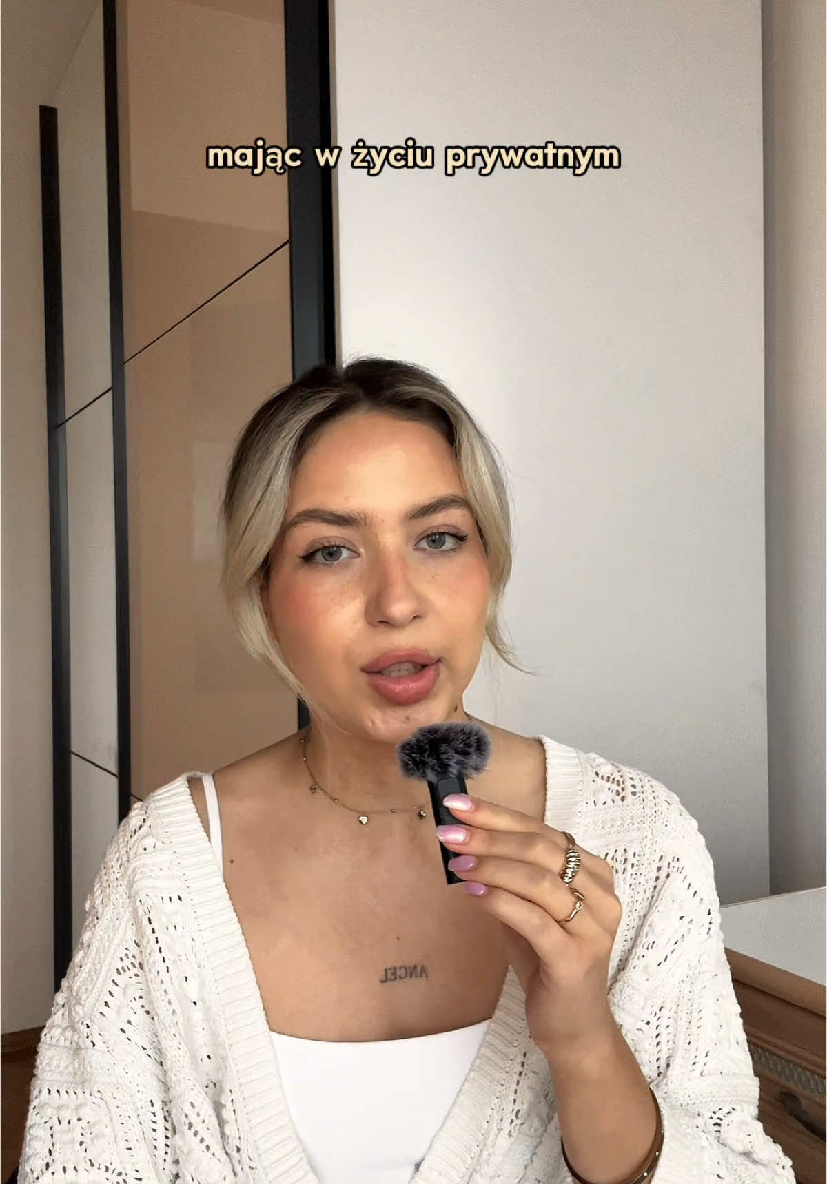 sekcja komentarzy jak zawsze otwarta, więc śmiało podzielcie się swoim zdaniem na ten temat 💌 #relacjedamskomeskie #zwiazki #relacje #pogadanka #porozmawiajmy 