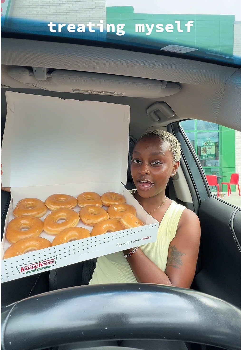 when the hot light is on - that's your sign to treat yourself to a doughnut... or 12, you deserve it! head to @Krispy Kreme for a box of the Original Glazed doughnuts✨ super yummy & fresh #krispykreme #krispykremepartner #doughnuts #sweettreat 