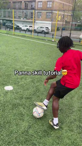 Crazy football skill tutorial😳🔥 #fyp #viral #footballskills #dribblingskills #soccertiktok #wizzywow2025