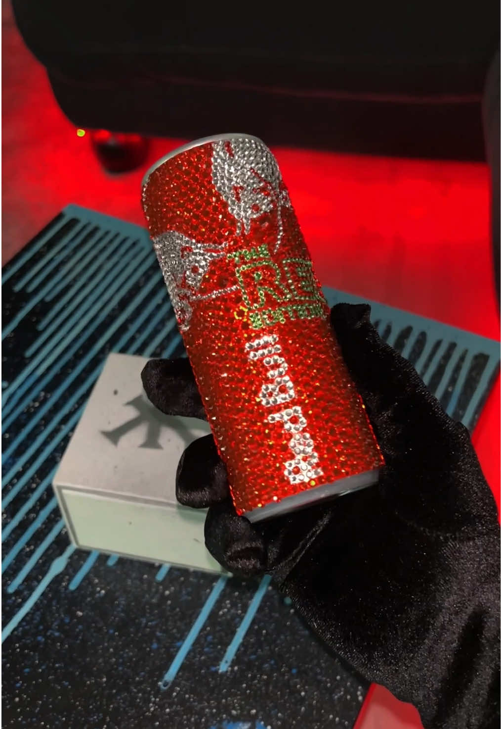 🍉 The Shiny @Red Bull Red Edition 🍉 #redbull #crystals #gemstones #bedazzled #brillantes #rhinestones @Red Bull España 🙏🏼