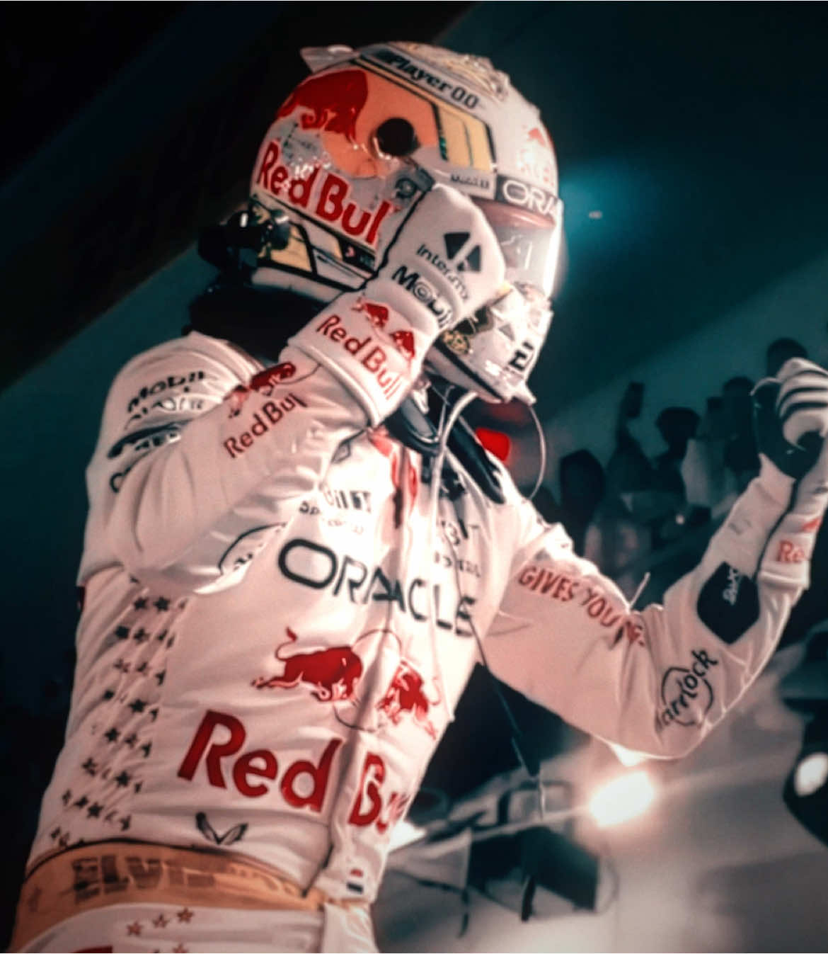Mad Max😈 / Yea just posting another edit in a while lol hope ya‘ll enjoy! / Follow my other acc : @Daryelヹ / #daryelf1edits #fypシ #viral #trend #aftereffect #ae #grandprix #formula1 #f1 #lovely #edit #maxverstappen #1 / Song : ENDISNIA - eiby