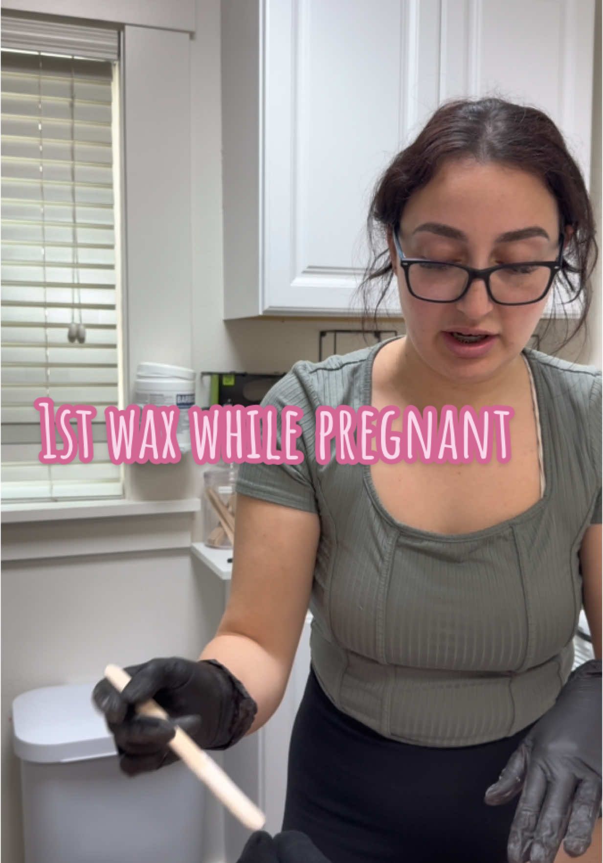 She decided at 7months pregnant she wanted to get waxed for the first time LOL 🫶🏼🫶🏼 #waxing #pregnant #brazilianwaxspecialist #licensedesthetician #fyp #education #brazilian 
