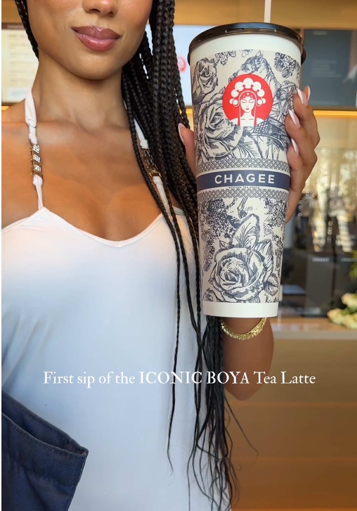 LA’s tea scene just leveled up with @usachagee! 🍵✨ Come sip, relax, and win prizes during their Grand Opening on May 9th-11th at Westfield Century City (Level 2)! I got to try their famous BOYA Tea Latte which is loved by millions (and me too!) that’s brewed from the highest quality tea leaves. Every customer has the chance to win prizes and exclusive CHAGEE swag with their Tear & Win cups event during their Grand Opening weekend when ordering a Large Tea Latte. You can get a FREE Tea Latte when you download the CHAGEE USA app and use my code <CUSJASMINEN3D>  Check out their stunning new space in person & Thank me later! 🤗🤍 #CHAGEETogetherLosAngeles #CHAGEEUSA #CHAGEE 