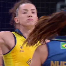 na ponta elas ficam! | #gabiguimaraes #gabiguimaraes10 #juliabergmann #anacristina #olimpiadas #sfv #mundial #vnl #edit #volleyball #volei scp: @voleiscenes ⸆⸉ 😚