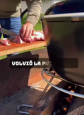 Siiii lleva y trae el comentario que VOLVIÓ LA PUCHERONA 12 LITROS de capacidad  Hasta 7 u 8 comensales  Apta para hornallas y Brasas Locro Guisos Lentejas Pucheros  de todoooo!!!  Tiempo limitado o hasta agotar Stock  Asesoramiento y pedidos al 1132367890 Tarjetas de crédito 💳 sin interés  Planes de ahorro en efectivo  Regalos 🎁 por tus compras