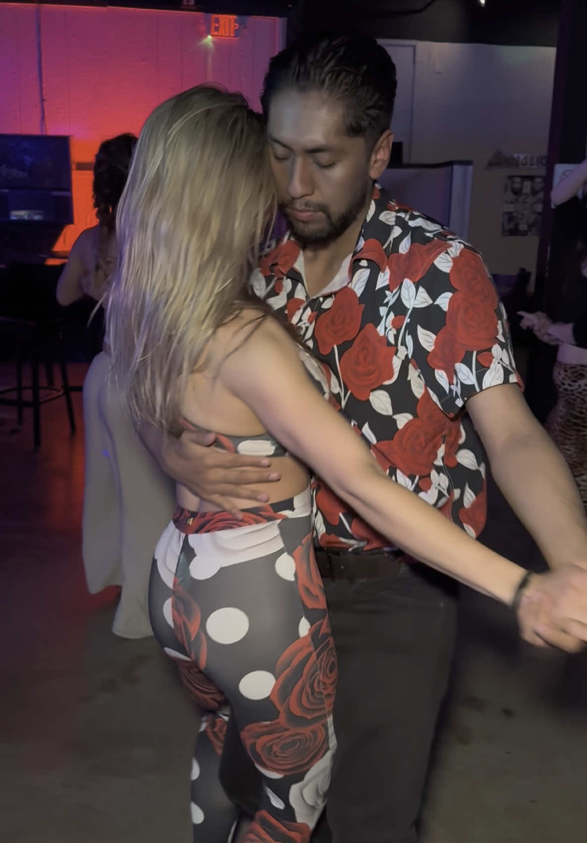Flowing to the music 🤍 🌹  🎶 All of me - John Legend Bachata Remix ✨@John Legend @𝗚𝗲𝗼𝗿𝗴𝗲 𝗗𝗶𝗰𝗲  #fyp #dancers #bachata 