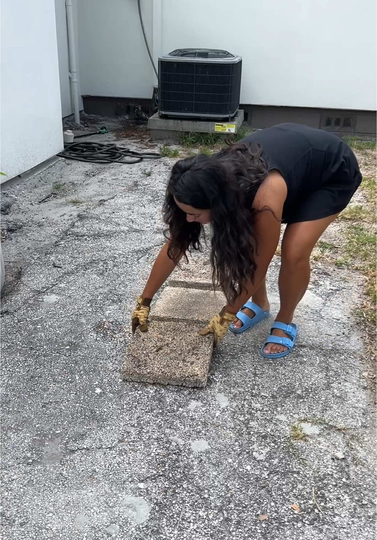 Come with me as I bring our outdoor surfaces back to life! Mold and mildew were growing on just about every surface in our yard, the unfortunate reality of living in a humid climate. Our fence, pavers, flower pots and planters were all in need of a deep clean, so I'm using @30 Seconds Cleaners to give them a much-needed refresh. It’s plant-safe when used properly, easy-to-use with a quick hose attachment and no scrubbing is required for all of our outdoor upkeep needs! Be sure to add cleaning your outdoor spaces to your spring to-do list, and pick up yours at your local Home Depot or Lowes or get it now on Amazon via the link in bio. #ad #30SecondsCleaners #renovationseries #renovationproject #homeimprovement #homemakeover #construction #homehacks #exteriorcleaning #cleaninghacks 