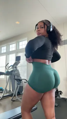 Like my gym outfit ? 🙂‍↕️☺️