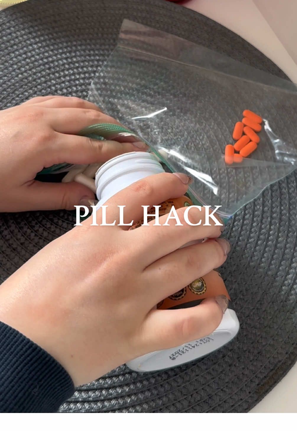 I never carry full medicine boxes anymore 💊  This space-saving trick is clean, simple, and perfect for your purse or travel bag. My pharmacist taught me this—and I’ve used it ever since! #momhack #pharmacisttips #travelhack #medicinehack #organizingtips #ziplockhack #LifeHack #everydaytips #momfinds #MomsofTikTok #sanamotherhood #sahmlife #simplehacks