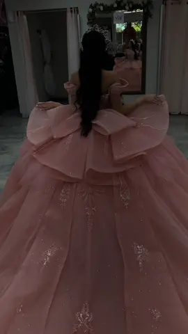 #fyp #parati #bmboutique ##moroleonGirl #boutiquemoroleon  #quincedress #quinceañeradress #xvdress #xv #boutiquemoroleondresses #quinceañera#miniquinceańera  #vestidosdeprincesa 