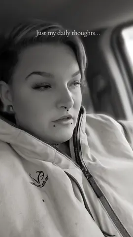 It's the wink for me!  #staykrazystaywild #crazychick207 #krazibabi #backwoodscrew🖤❤️ #lhrlunity💙💙💙 #the🦊den 