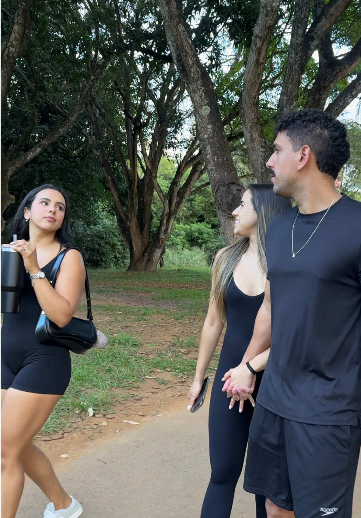 Ela me deu trabalho no matinho 😎 @Agatha Nogueira @Jessica Nogueira 