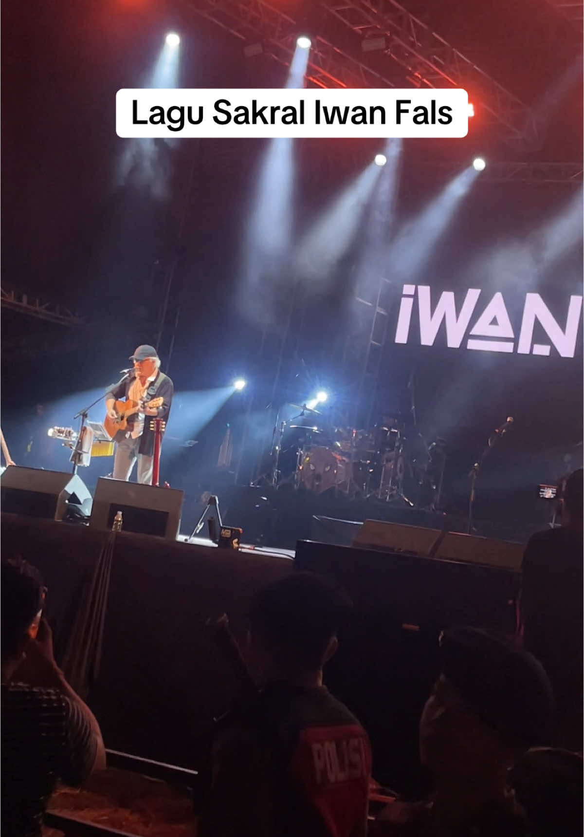 Iwan Fals Live Gaung Merah Bali #konserbali #infokonserbali #bali #iwanfals #orangindonesia #iwanfalsmania 