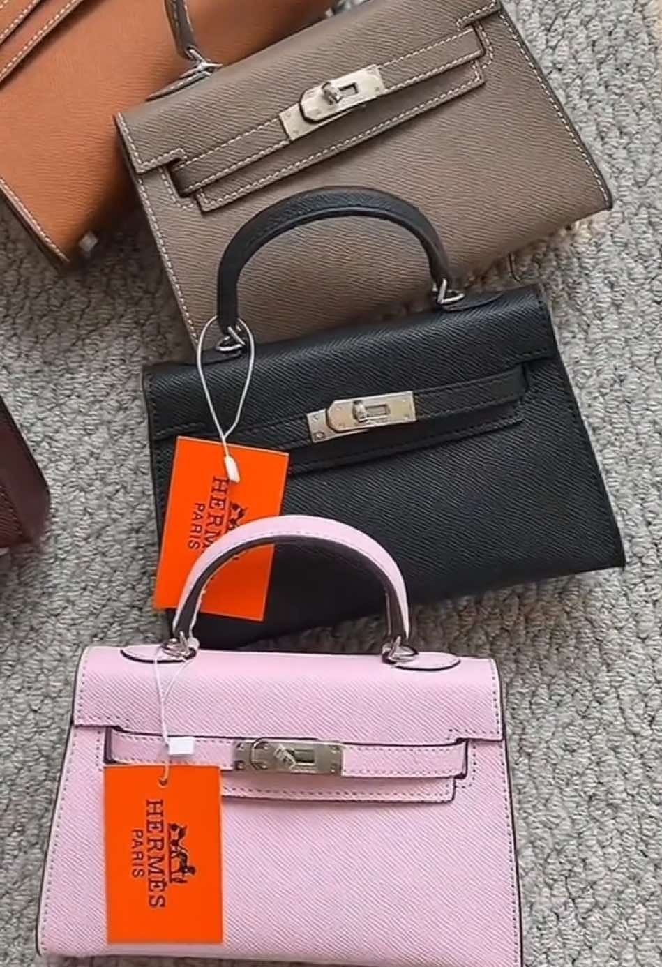 Hermes Kelly size 19 ưng quá chừng, form nét, chất da sần siêu bền, tag bạc sang chảnh, kèm dây đeo chéo ạ ❤️                                   #hermeskelly #tuixachquangchau #tuixachhottrend #tuixachnu #xuhuong  