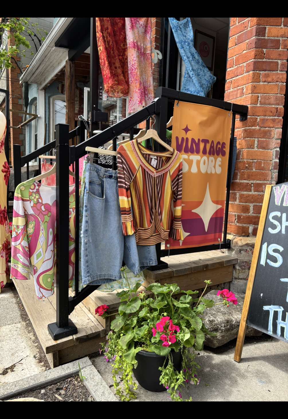 could be worse💅🏻✨ #torontovintage #2000snostalgia #thrifthaul #torontothrift #todotoronto #y2kfashion #kensingtonmarket #vintageshopping #torontothingstodo #torontotiktok #thriftfinds 