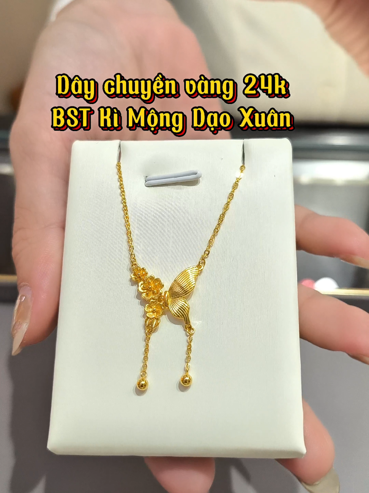Dây chuyền hình bươm bướm Vàng 24k #zhouliufu #quatangnguoiyeu #tiemtrangsuc #daychuyennu #TrangSucCaoCap #zhouliufuvn #parcmall #daychuyen 