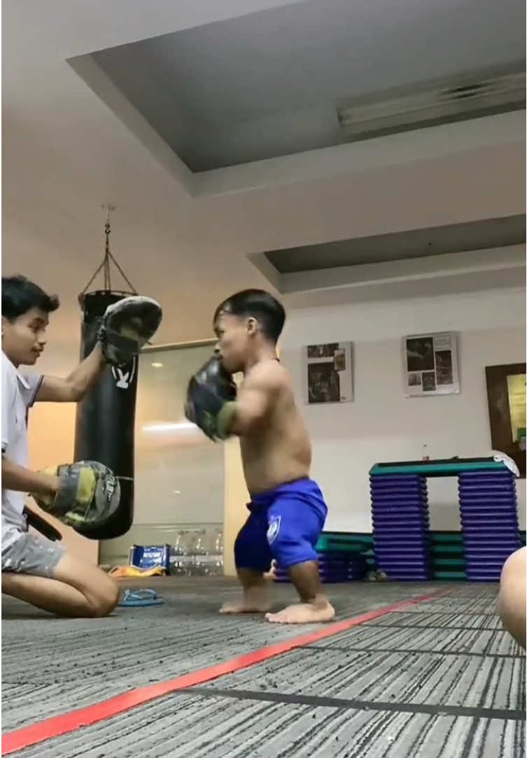 teguh dalam bahaya😅@Bambang ceper #fyp #boxing#beranda 