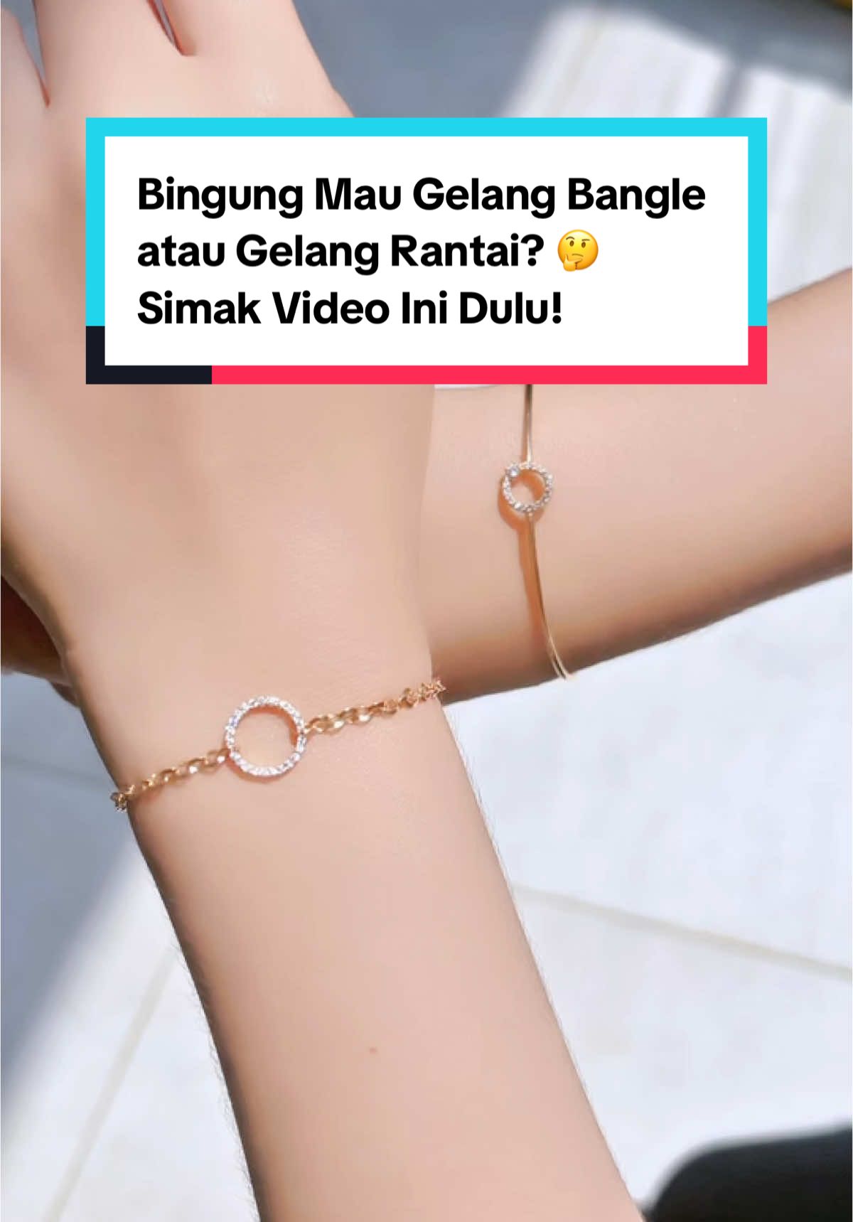 Gelang bangle atau gelang rantai sama-sama keren kok! Mau dua-duanya? Boleh banget! Yuk, check out sekarang sebelum kehabisan! 💫 #semarnusantara #tokoemas #emasasli #perhiasan #jewelry #jewellery #fyp #foryoupage #gelangemas #bangles #bracelets 