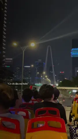 #CapCut có chi đâu mà buồn ! #saigon #hochiminh #vietnam #yeutoquoc #xebus #traveltiktok #travelvietnam #50 