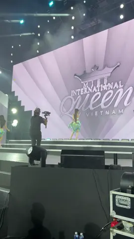 Mỹm Trần dưới bộ swimsuit tối qua 🥰 #miqvn2025 #miq #missinternationalqueenvietnam 