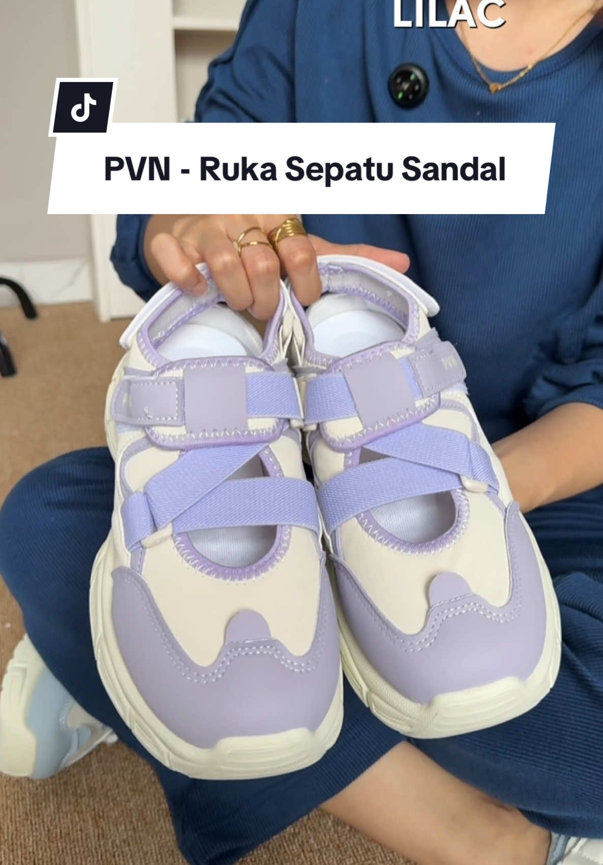 Buat yang males pake kaos kaki , bisa pake model ini...size normal , kaki berisi naik 1 size #sepatusandal #pvn 