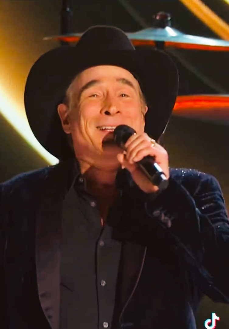 #fypage #realcountrymusic #clintblack #rhinestonecowboy 