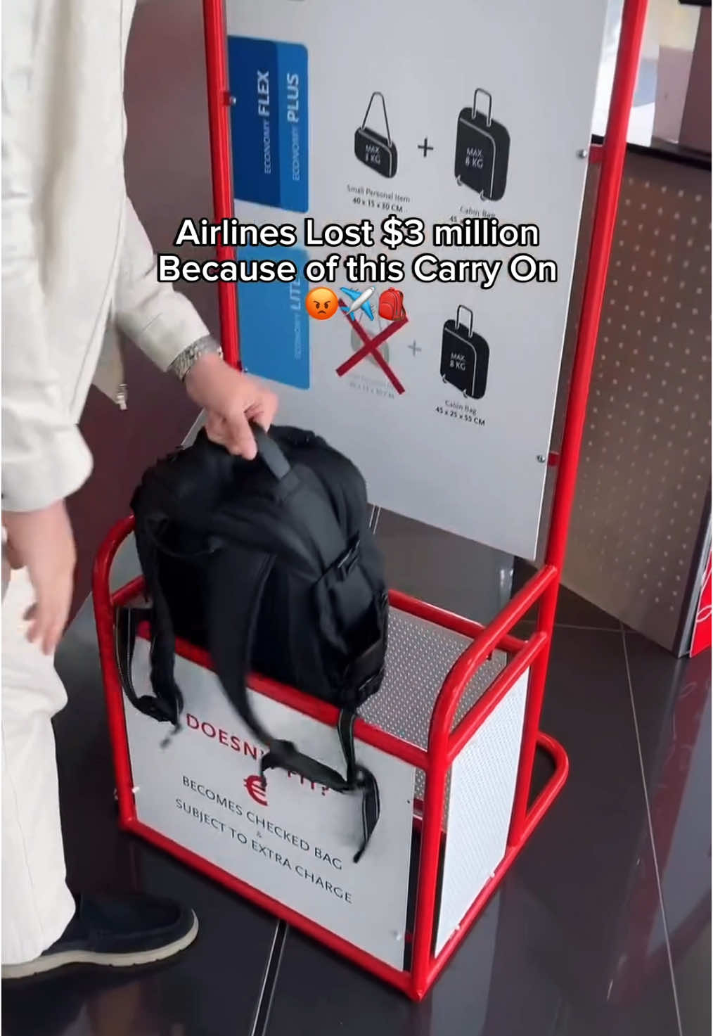 Save your money with this backpack! 🤑🤩 #travel #backpack #vacation #vacationmode 