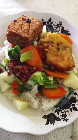 selamat siang mari makan#tempe #menusimple #menusederhana #menurumahan #sambel 