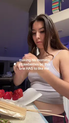guys she’s actually the best I just want to thank her 🥹 #fyp #mothersday #chocolatecoveredstrawberries #strawberries #loveofmylife #suegra 