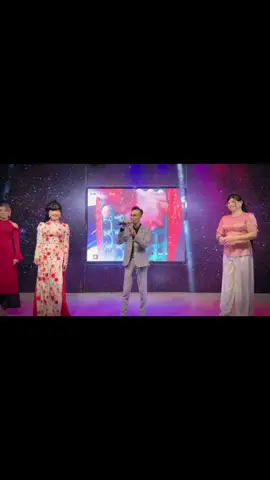 Theo gian trôi mãi đưa đời ta theo bóng mây ....#lotoshow #_Gánh_Hát_Lô_Tô_Cửu_Long_64_Xin_Chào👋 #Kelrioloto #lenxuhuong_tiktok #xuhuongtiktok2025❤️🌈✔️tym❤️lgt #CapCut 