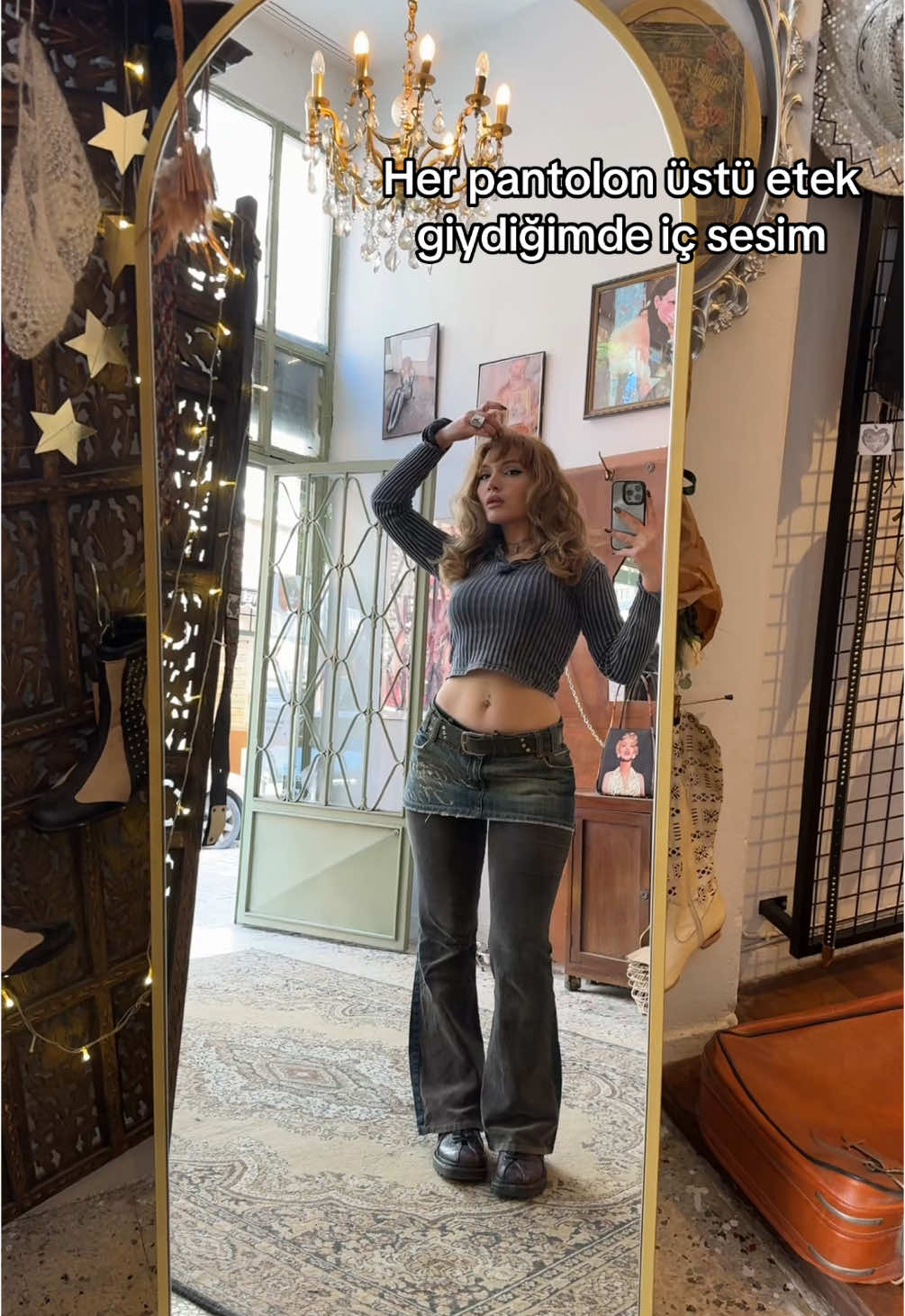 pantolon giymek❌ etek giymek ❌ ikisini üst üste giymek ✅