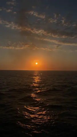 Everything feels so calm yet so heavy at the same time. #lifeatsea🌊🚢 #fyp #fypage #marino #seaman #seafarer #deckcadet 