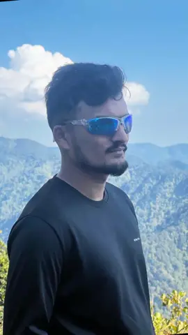 Travelling around Kathmandu valley some clips captd...❤️😎 #nepalitiktok #creatorsearchinsights #f #fyp #trendinginnepal #goviraltiktok #ktmtravel @08:08 
