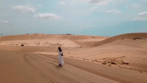 Jeeptour mũi né bàu trắng chill flycam cho khách #jeeptour #bàutrắng #chụpảnh #xediahinh #đồicáttrắng #muinephanthiet #flycam4k 